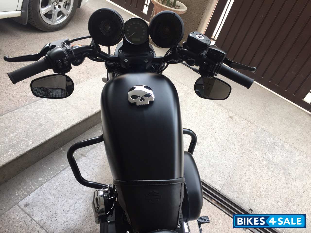 Black Matt Harley Davidson Iron 883