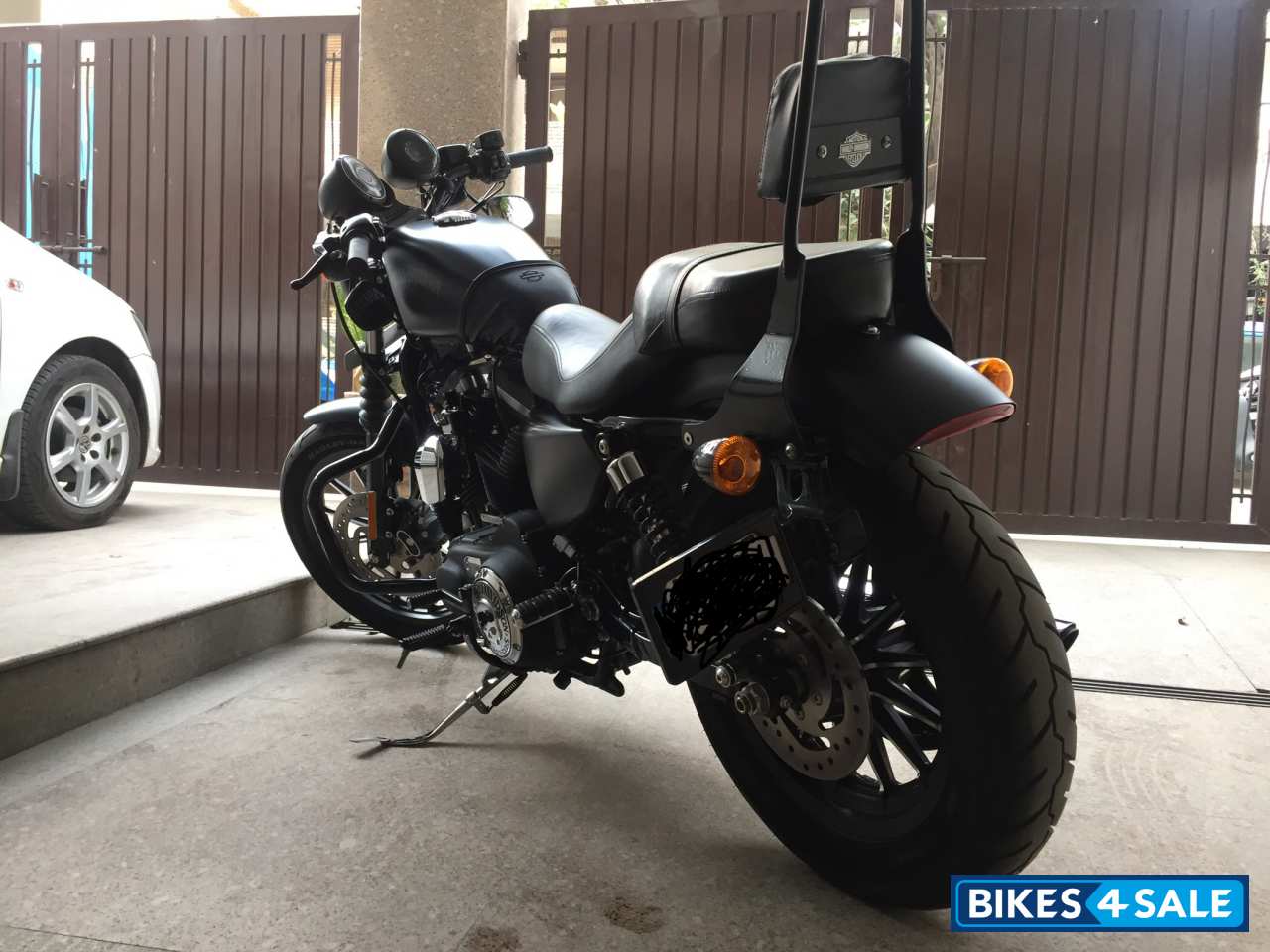 Black Matt Harley Davidson Iron 883