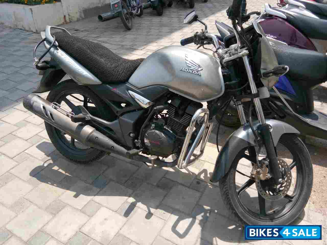 S Silver Honda CB Unicorn