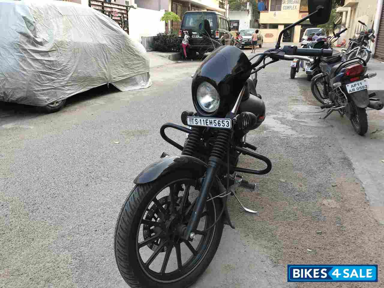 Bajaj Avenger Street 220