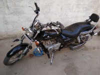 Midnight Black Bajaj Avenger 220 DTS-i