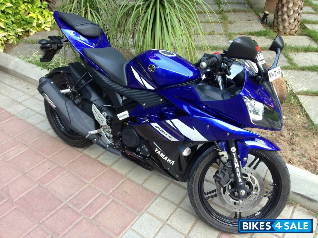 Racing Blue Yamaha YZF R15 V2