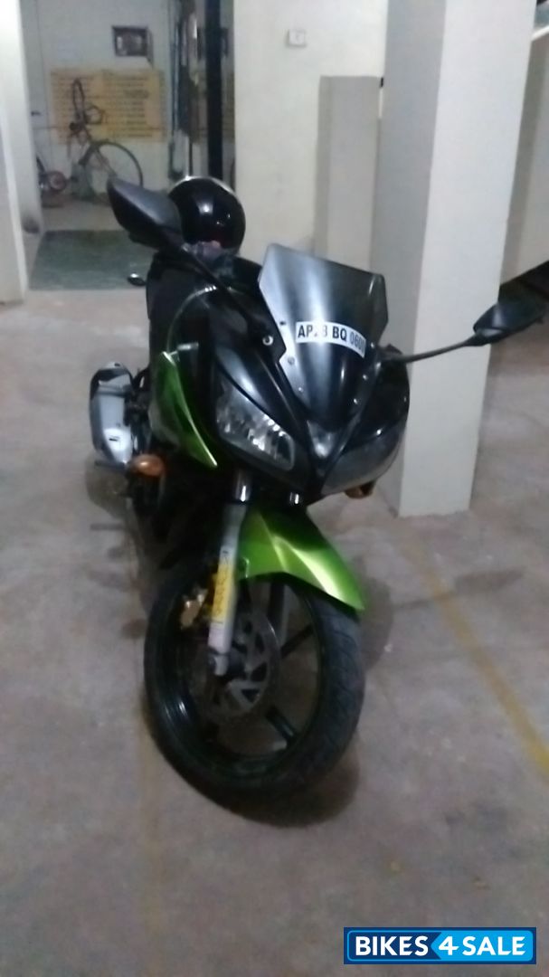 Black And Green Yamaha Fazer