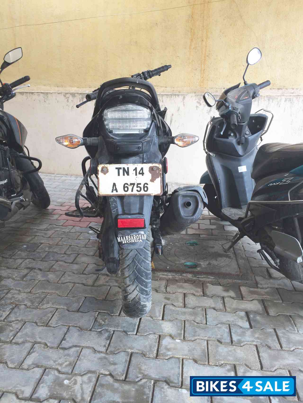 Black Honda CB Trigger Black Honda CB Trigger