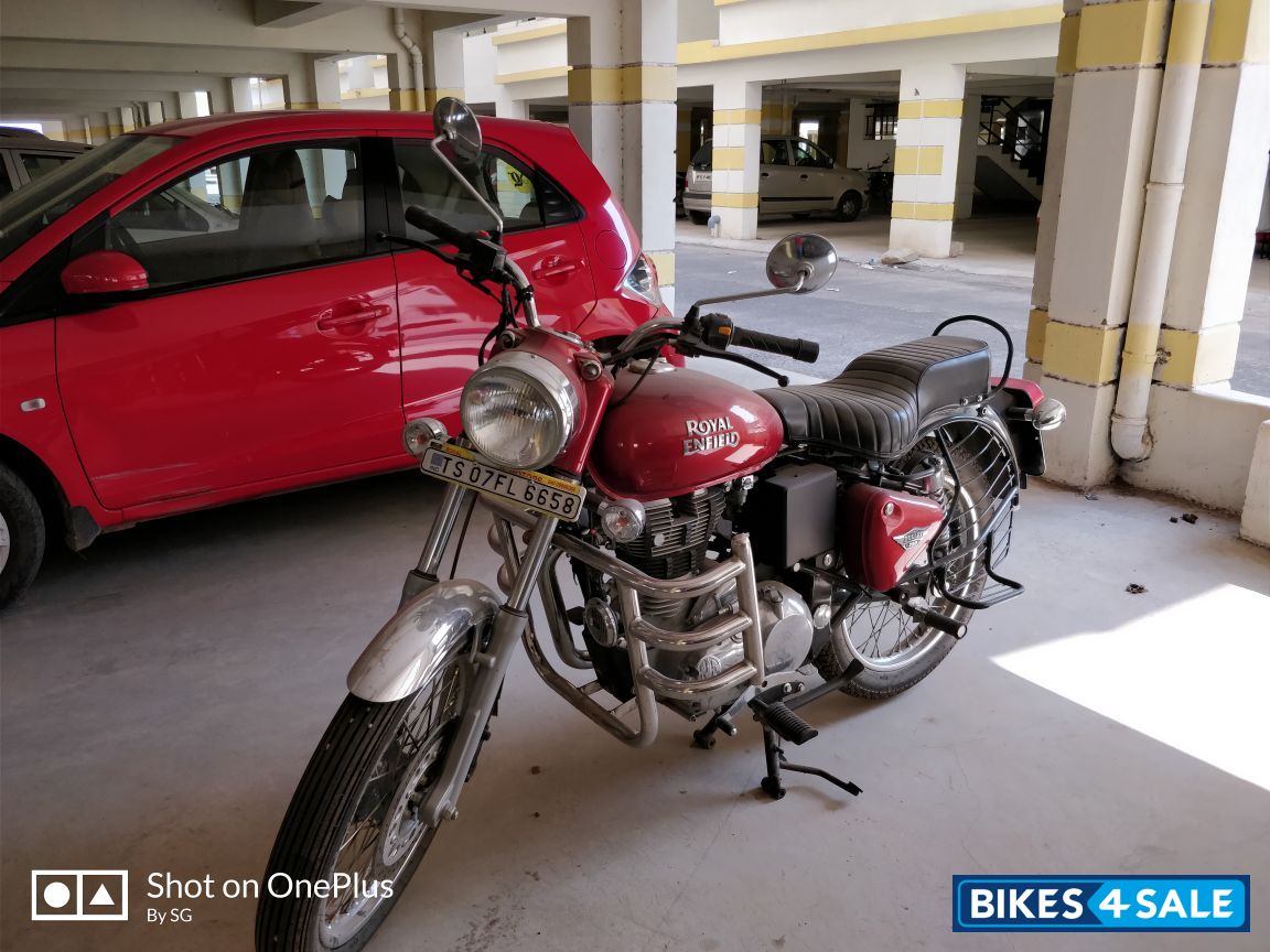 Red Royal Enfield Bullet 350 Twinspark