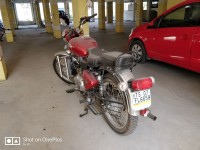 Red Royal Enfield Bullet 350 Twinspark