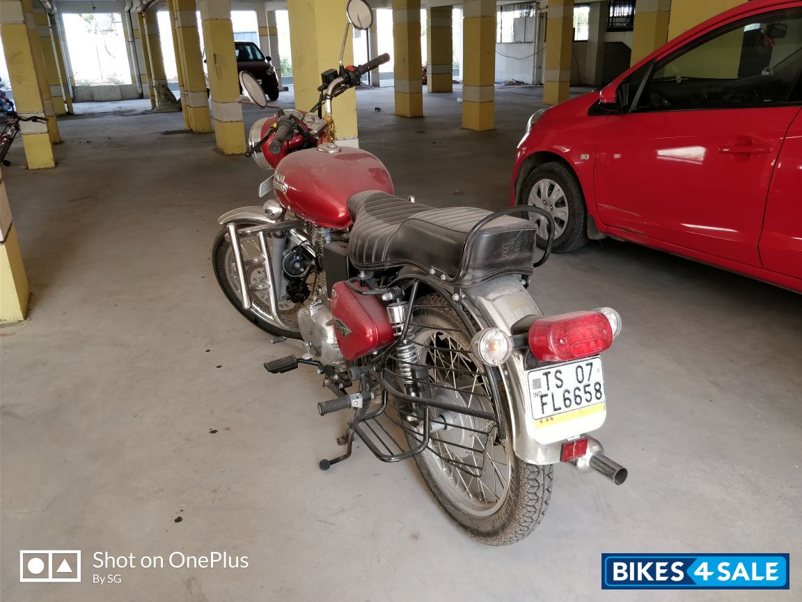 Red Royal Enfield Bullet 350 Twinspark