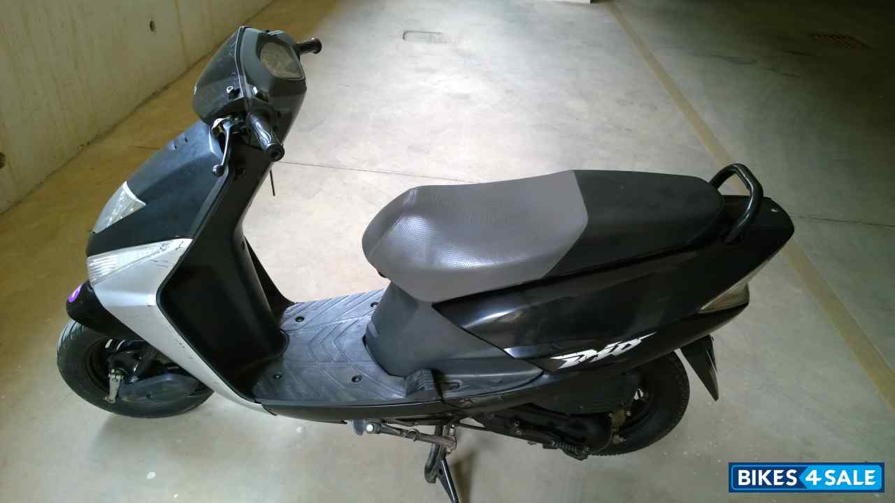 Black Honda Dio