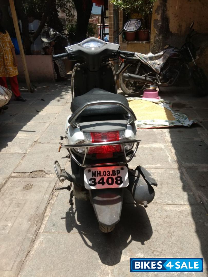 White Honda Activa i