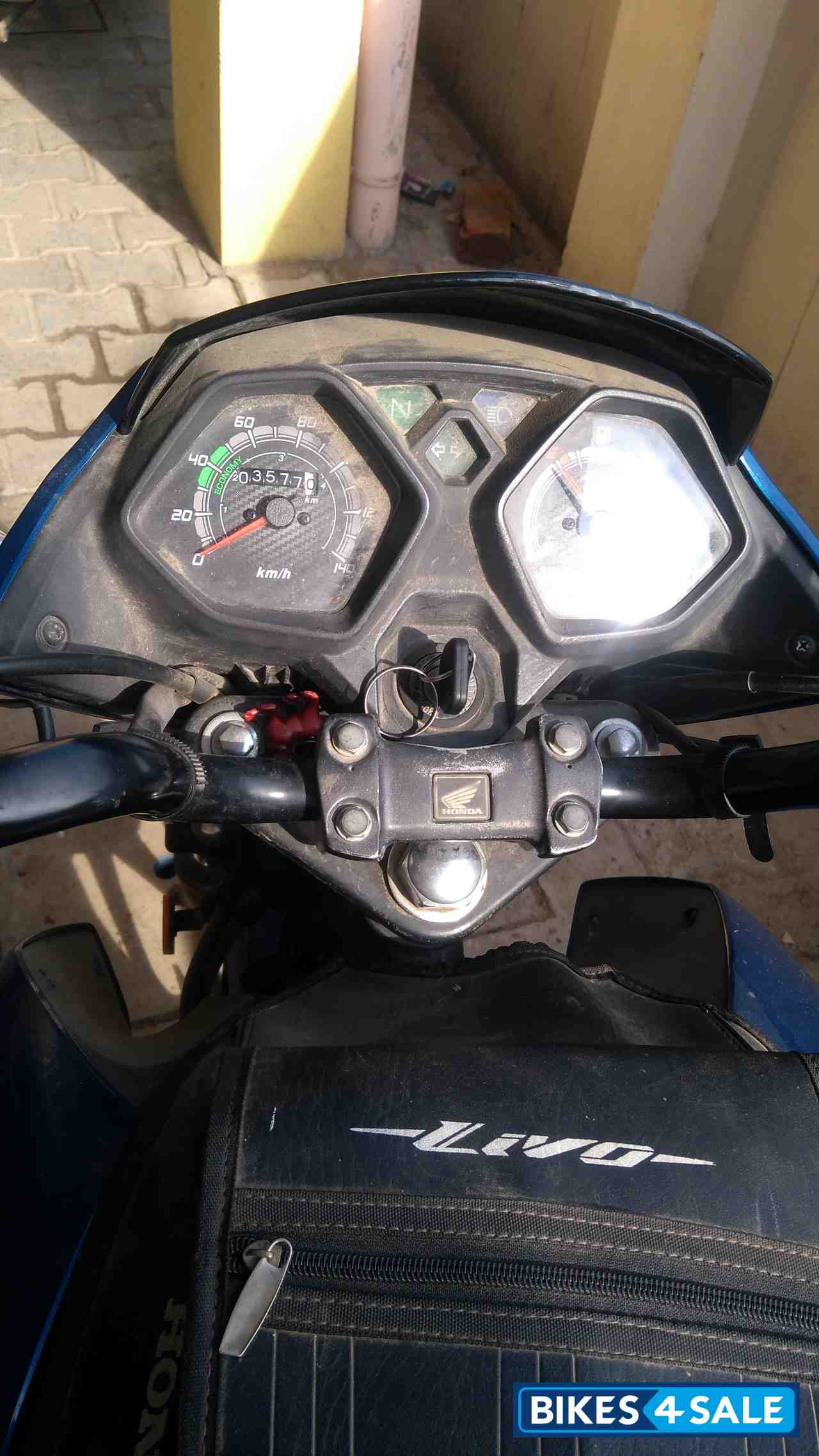 Blue Honda Livo 110 Blue Honda Livo 110