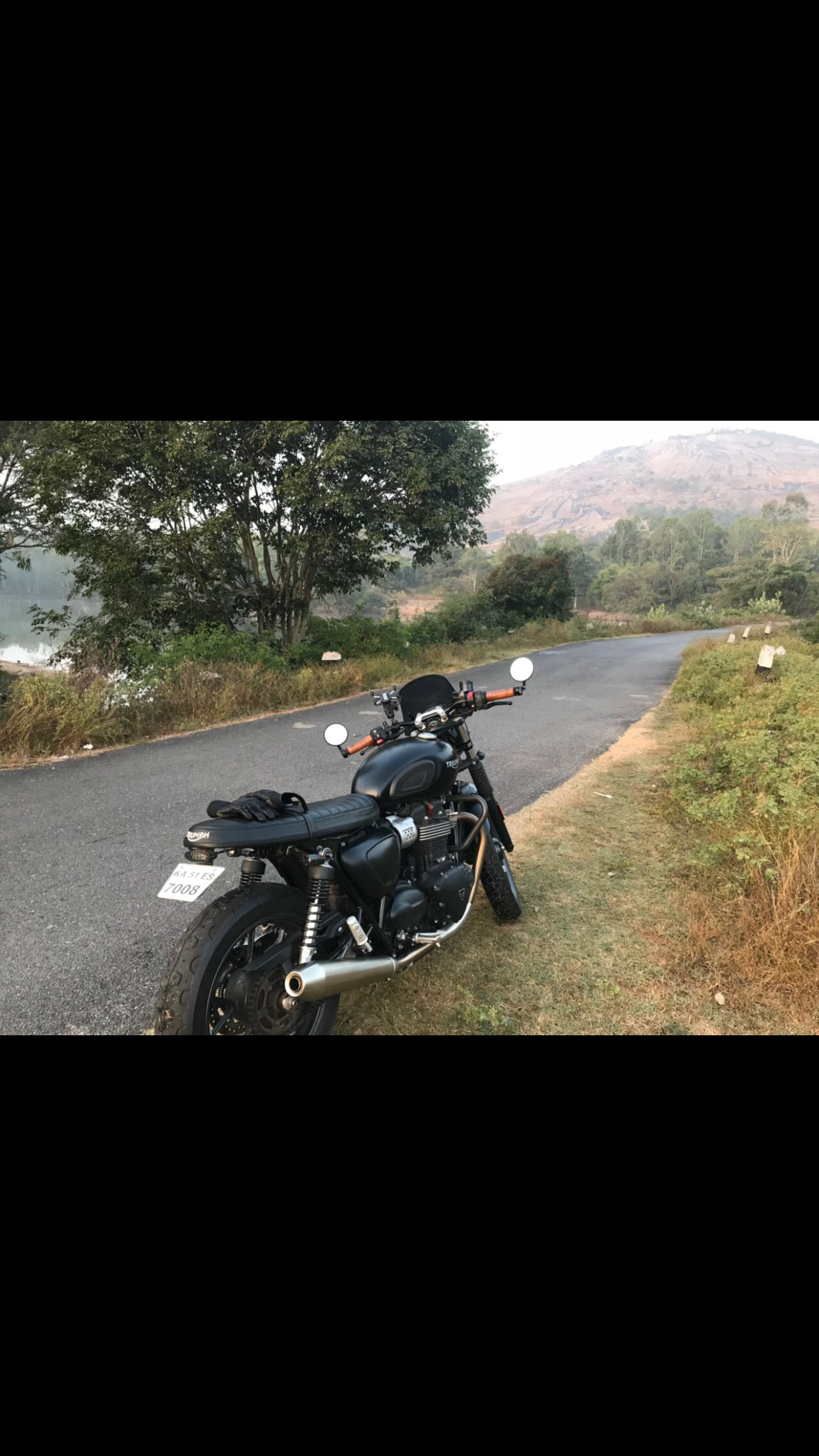 Matt Black Triumph Street Twin