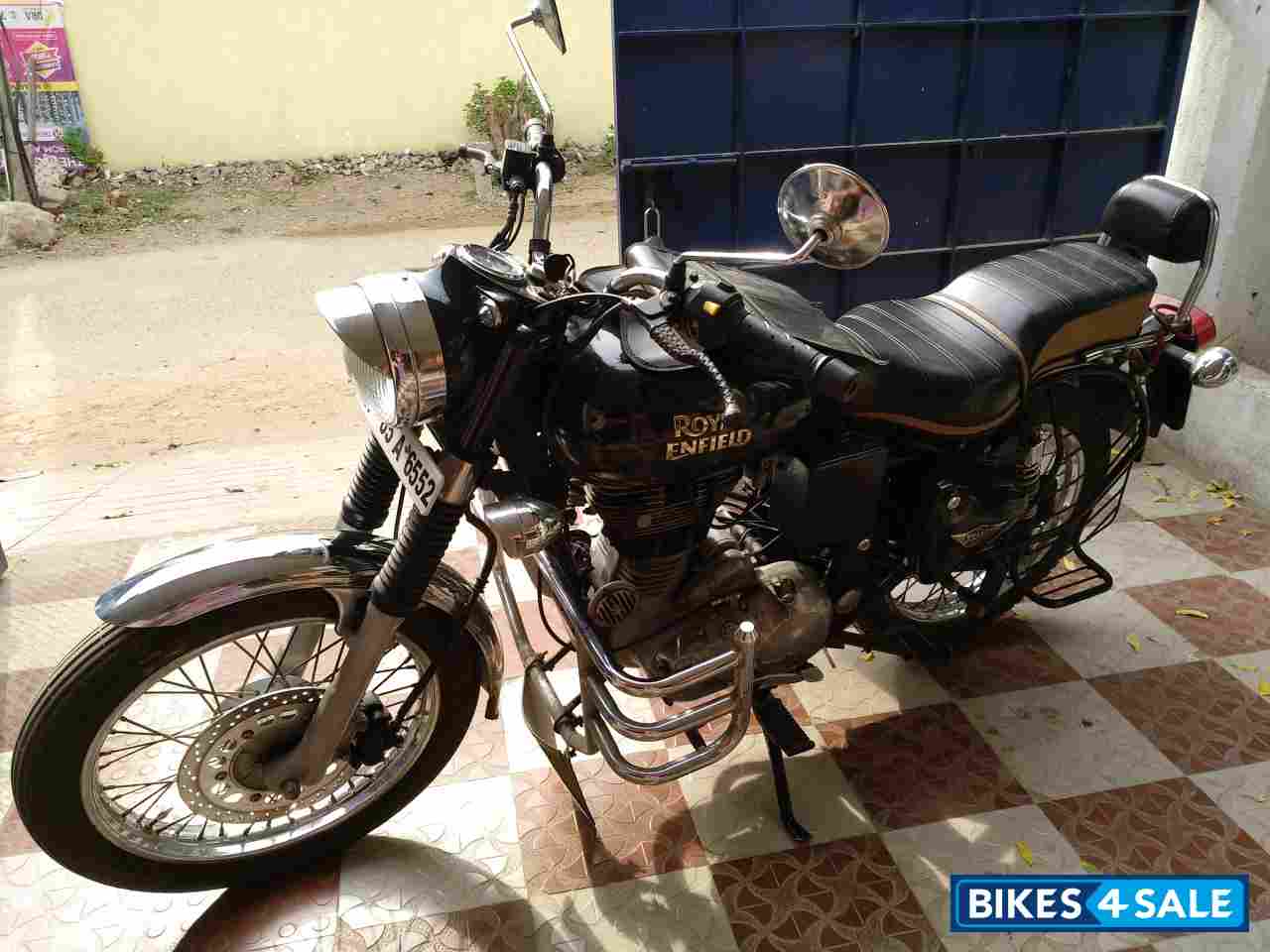Black Royal Enfield Bullet Electra 5S
