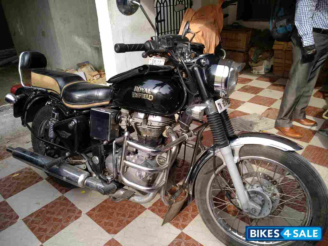 Black Royal Enfield Bullet Electra 5S