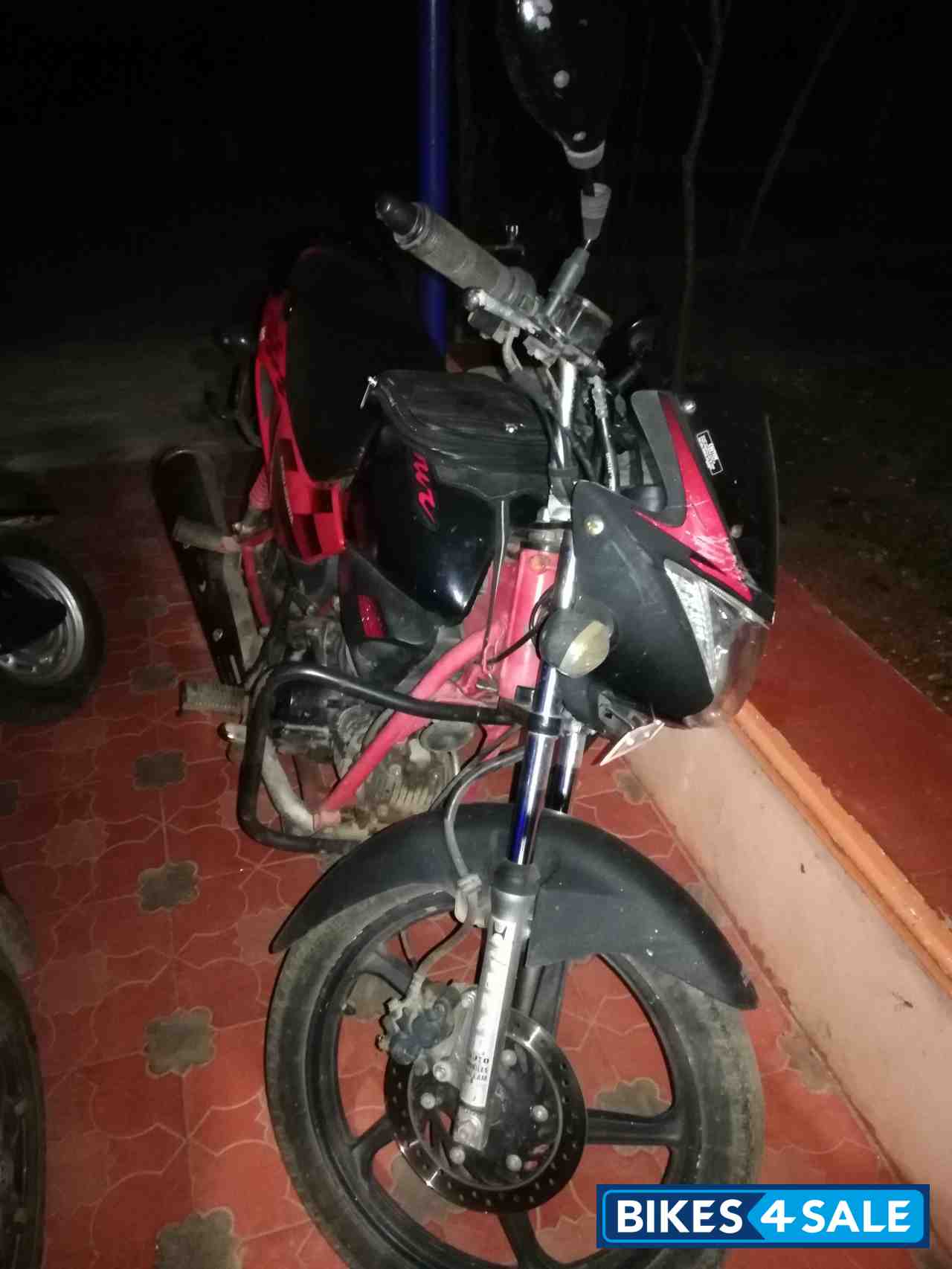 Black With Red Hero Glamour 125