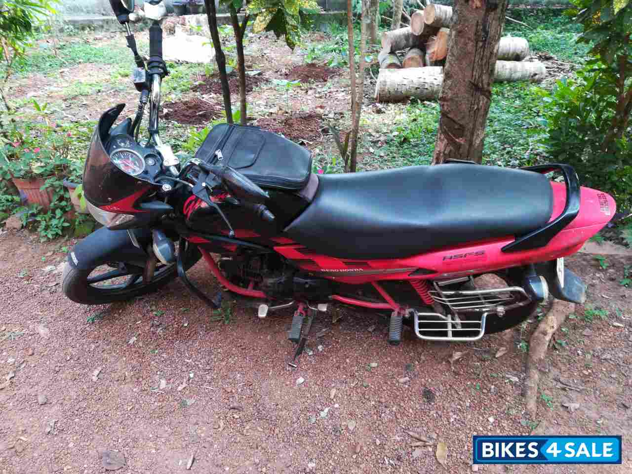 Black With Red Hero Glamour 125