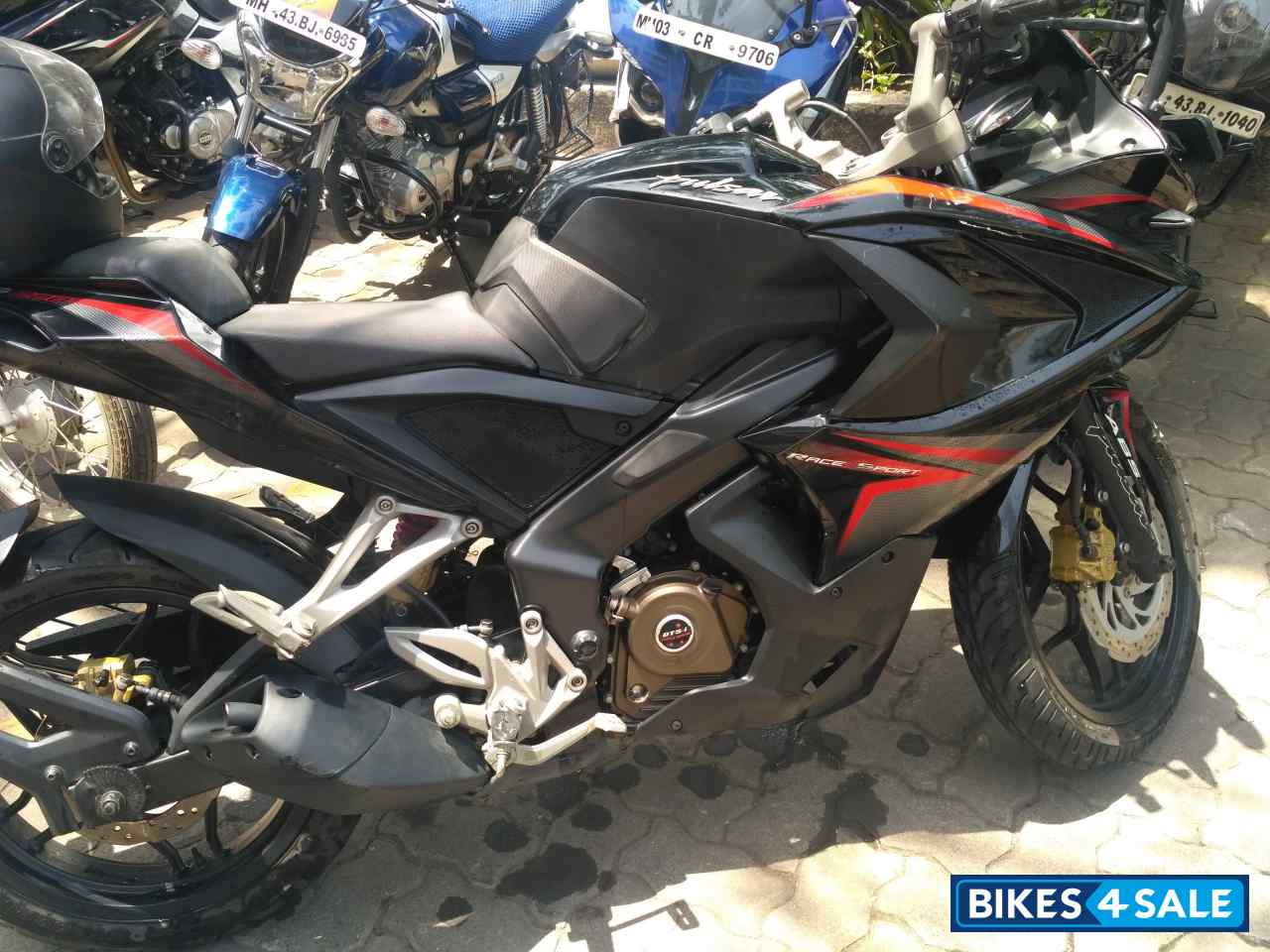 Demon Black Bajaj Pulsar RS 200