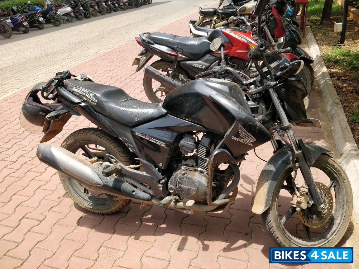 Black Honda Unicorn Dazzler