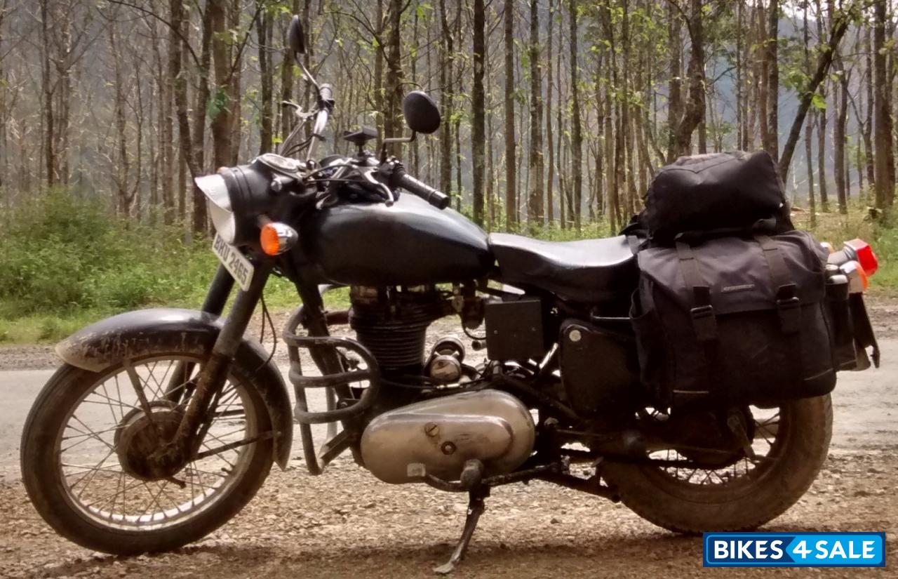 Black Royal Enfield Bullet Standard 350 Black Royal Enfield Bullet Standard 350