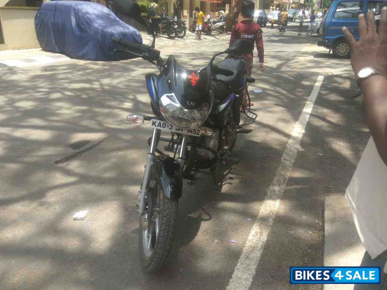 Blue Bajaj Discover DTSi 125