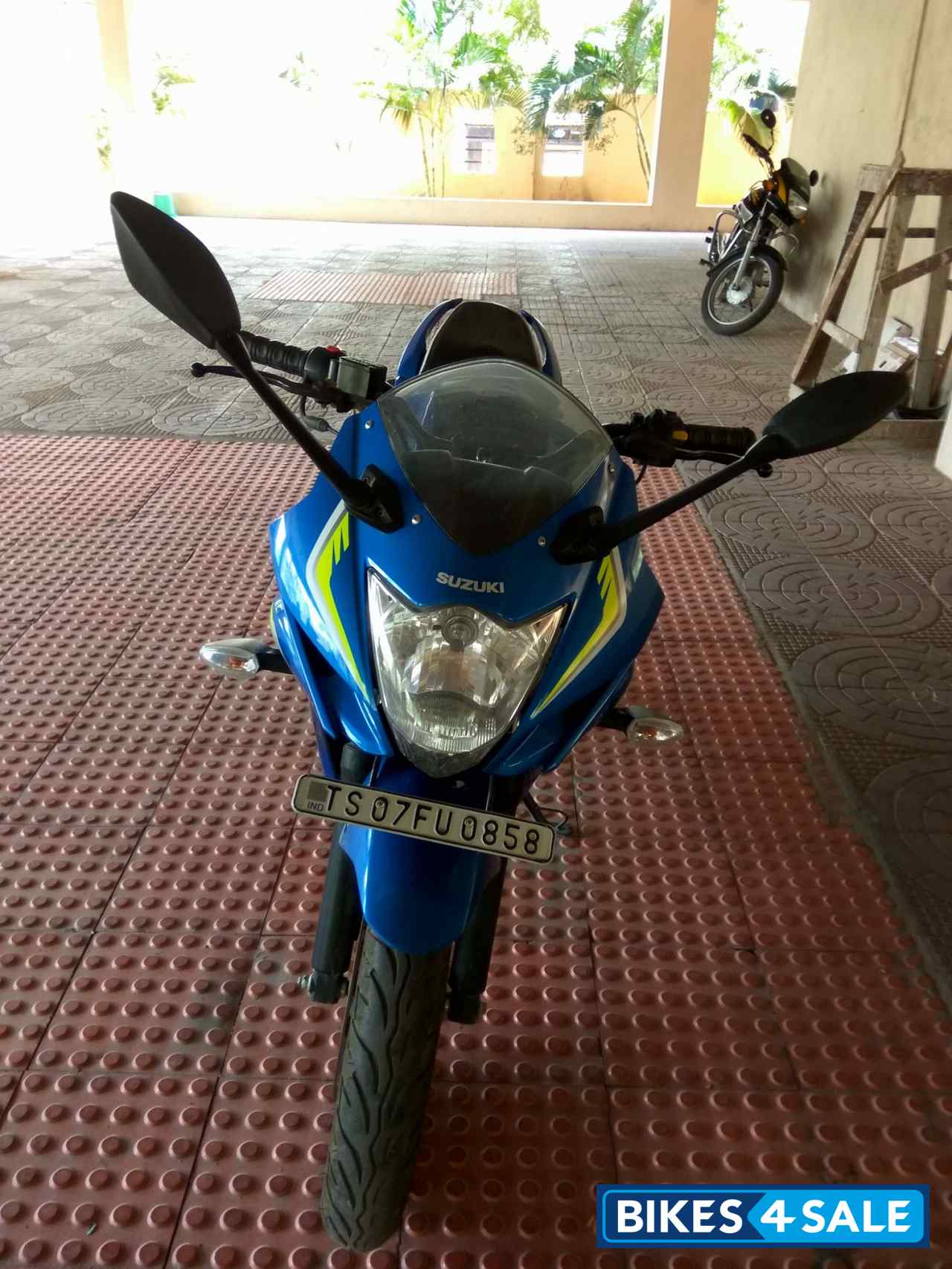 Suzuki Gixxer SF