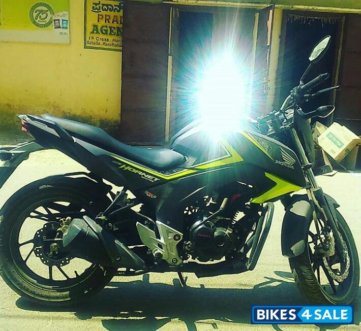 Honda CB Hornet 160R ABS