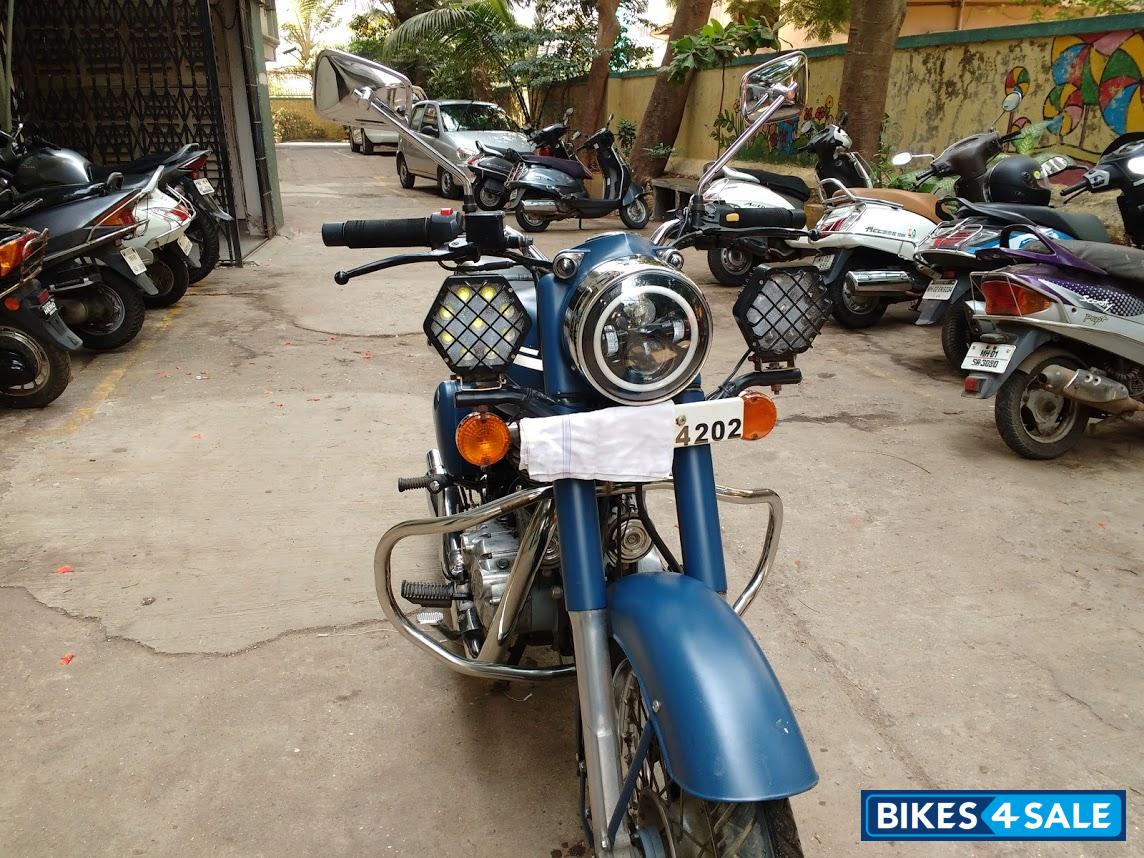 Blue Royal Enfield Classic 350 Blue Royal Enfield Classic 350