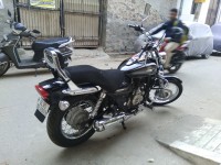 Black Bajaj Avenger Cruise 220