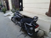 Black Bajaj Avenger Cruise 220