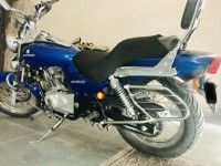 Blue Bajaj Avenger 220 DTS-i
