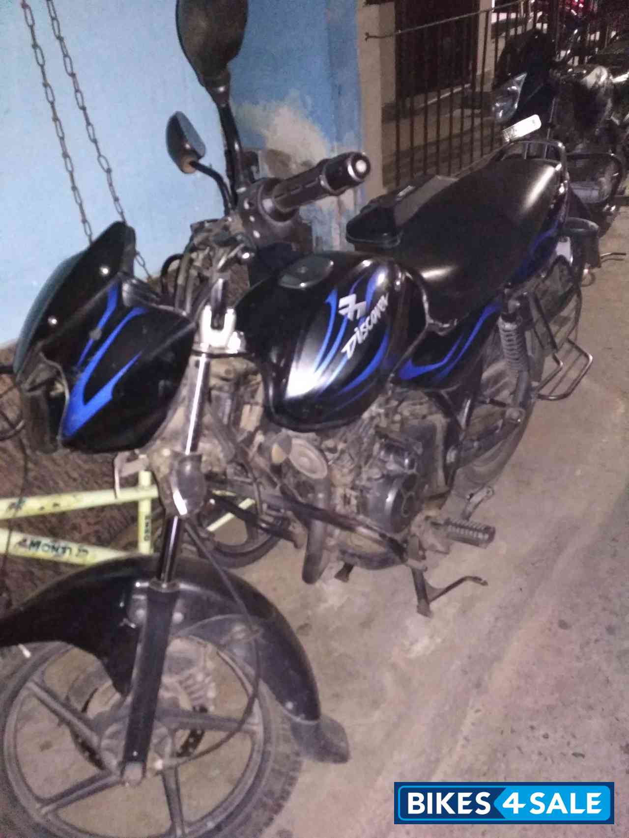 Black And Blue Bajaj Discover DTSi 150