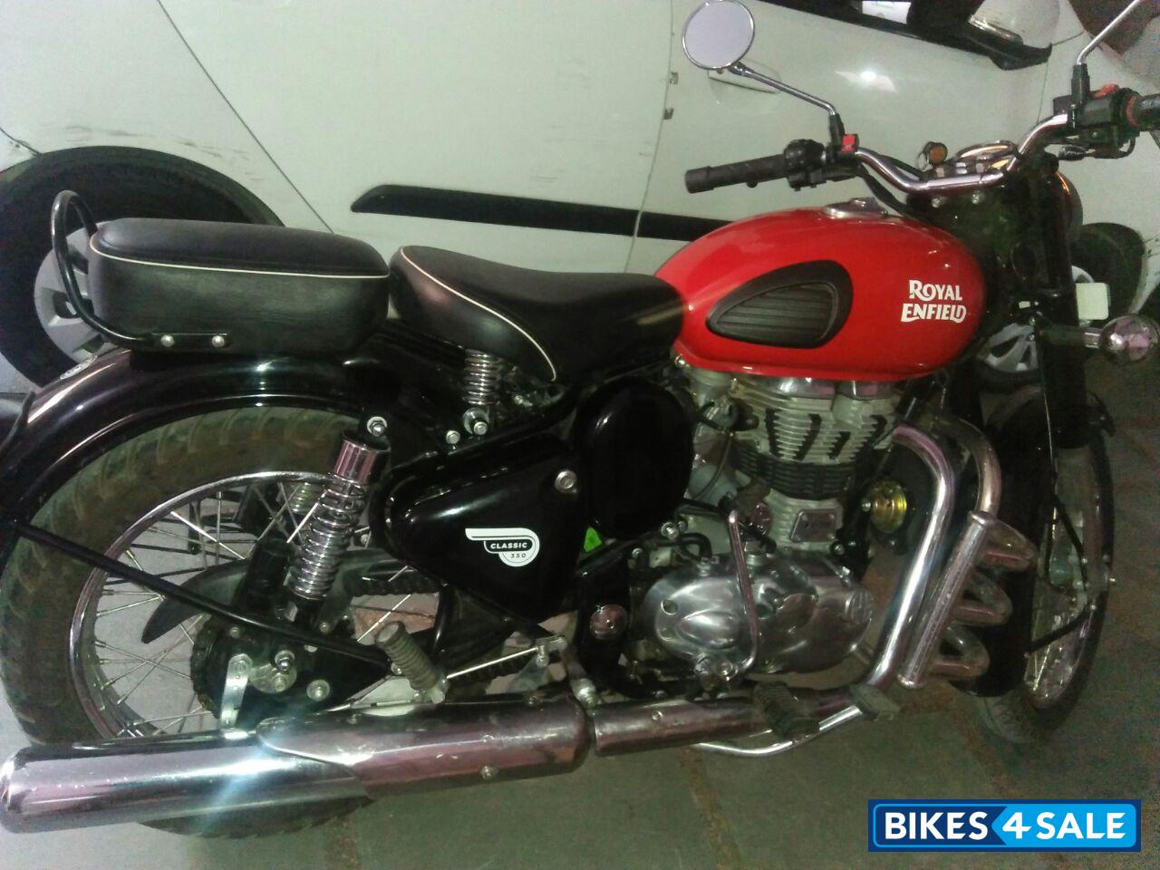 Red Royal Enfield Classic 350