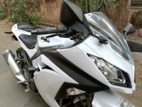 White Kawasaki Ninja 300R