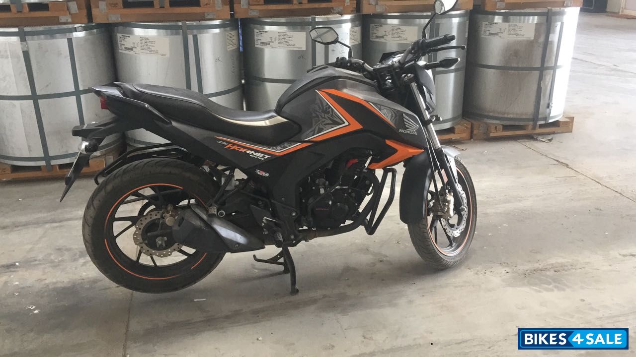 Orange Honda CB Hornet 160R ABS Orange Honda CB Hornet 160R ABS