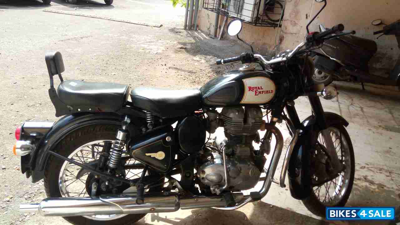 Black Royal Enfield Classic 350