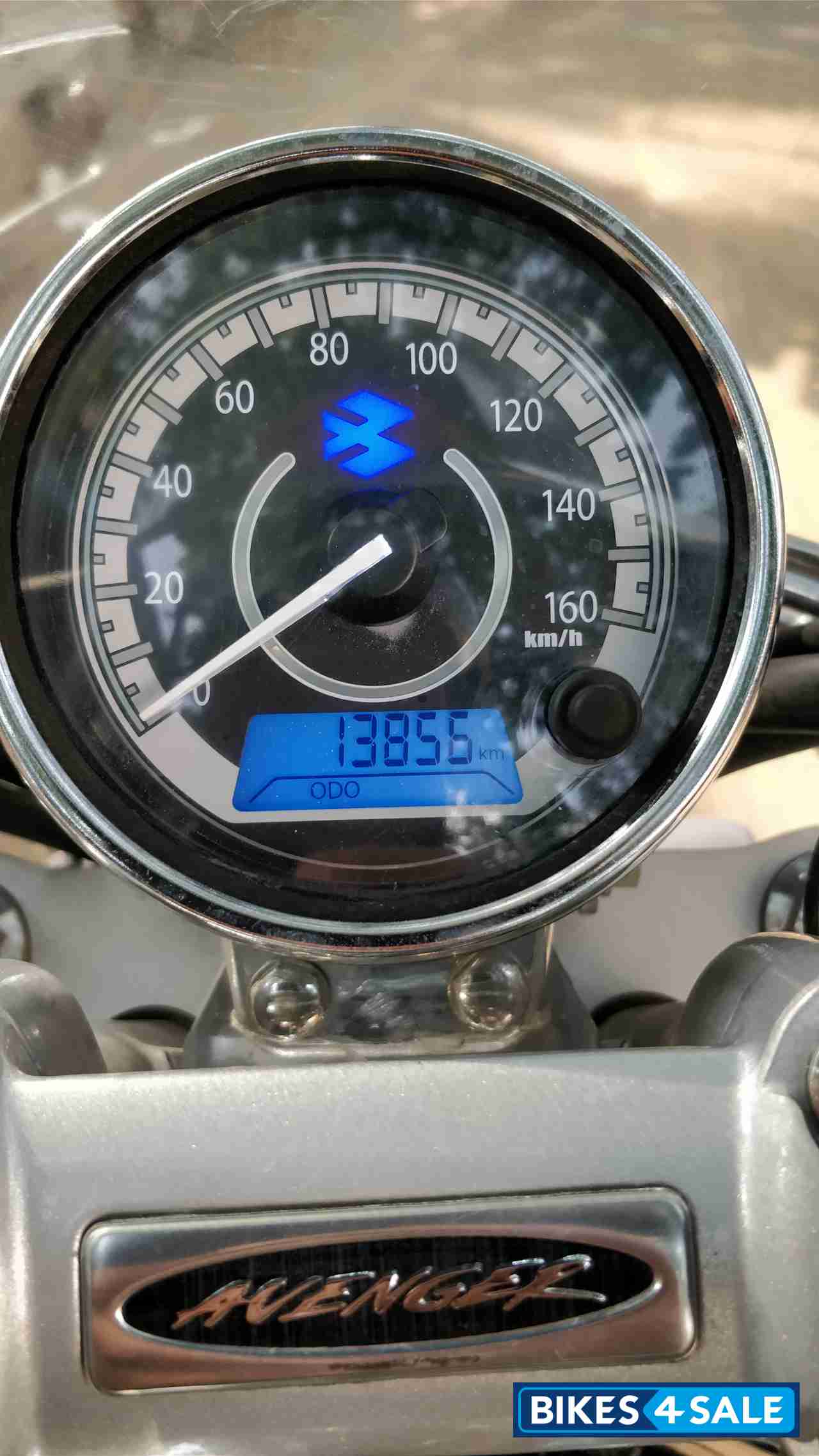 Black Bajaj Avenger Cruise 220