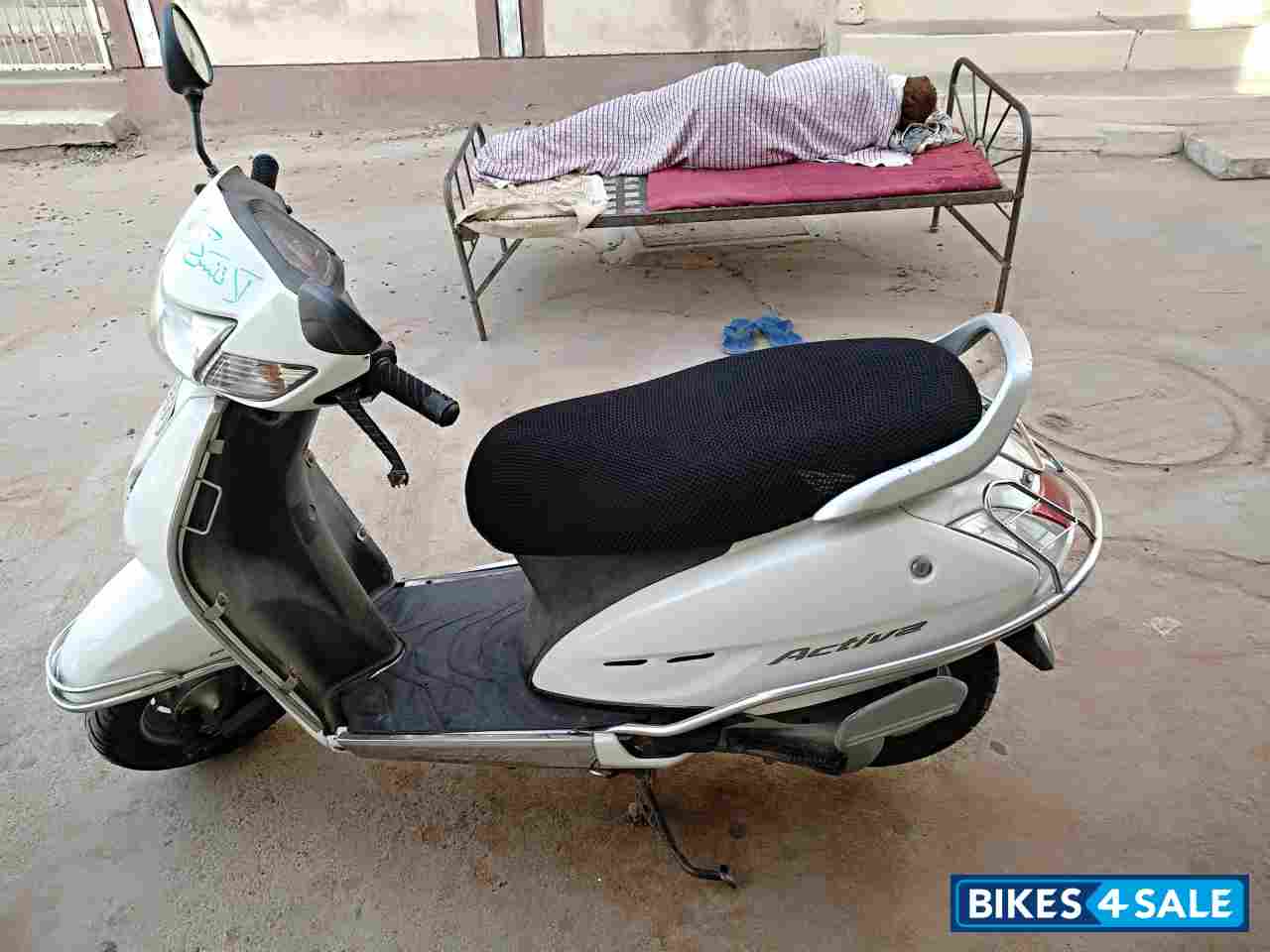 White Honda Activa