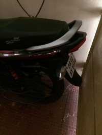 Black/red Bajaj Platina 125 DTS-Si