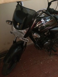 Black/red Bajaj Platina 125 DTS-Si