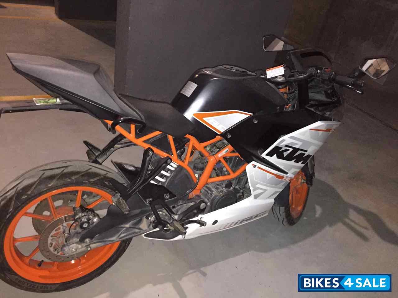 Black And Orange KTM RC 390