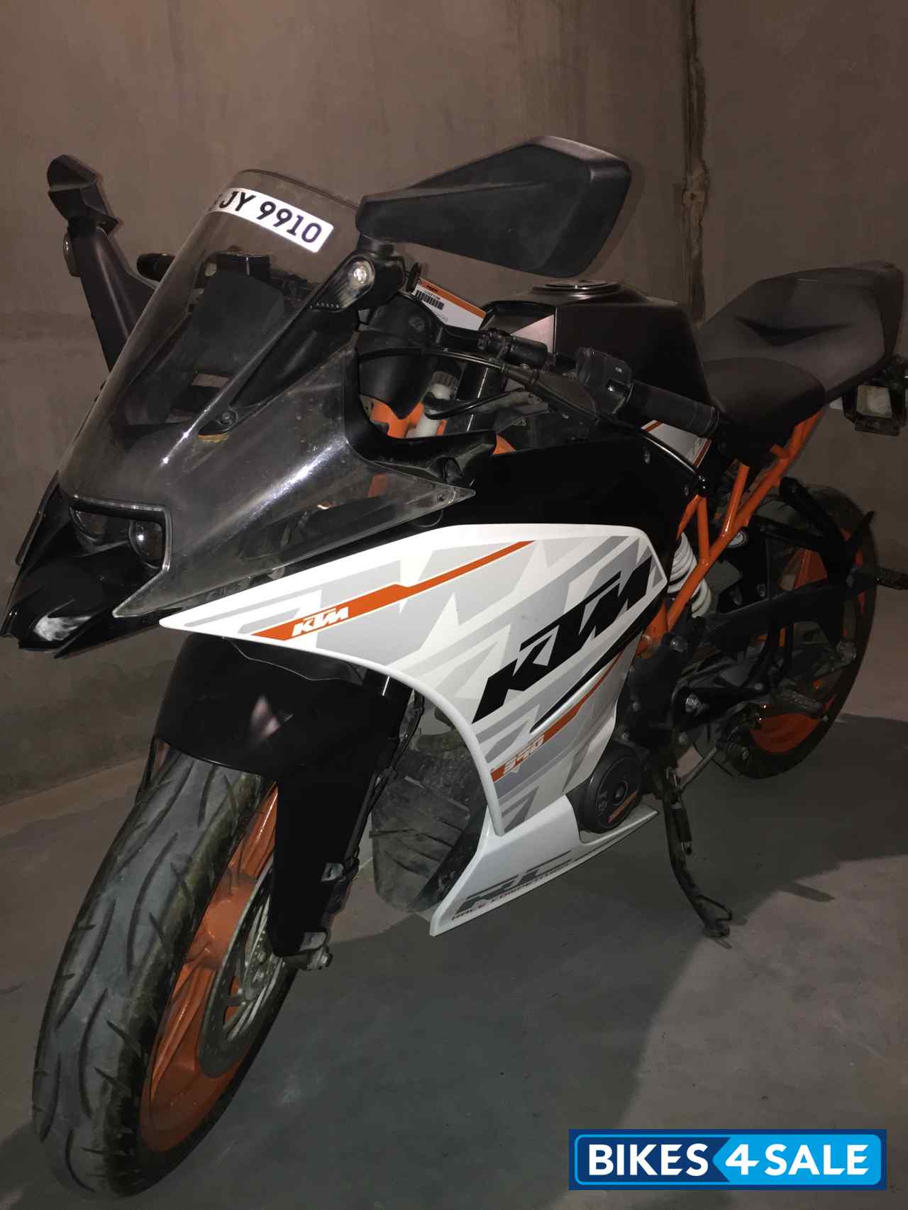 Black And Orange KTM RC 390