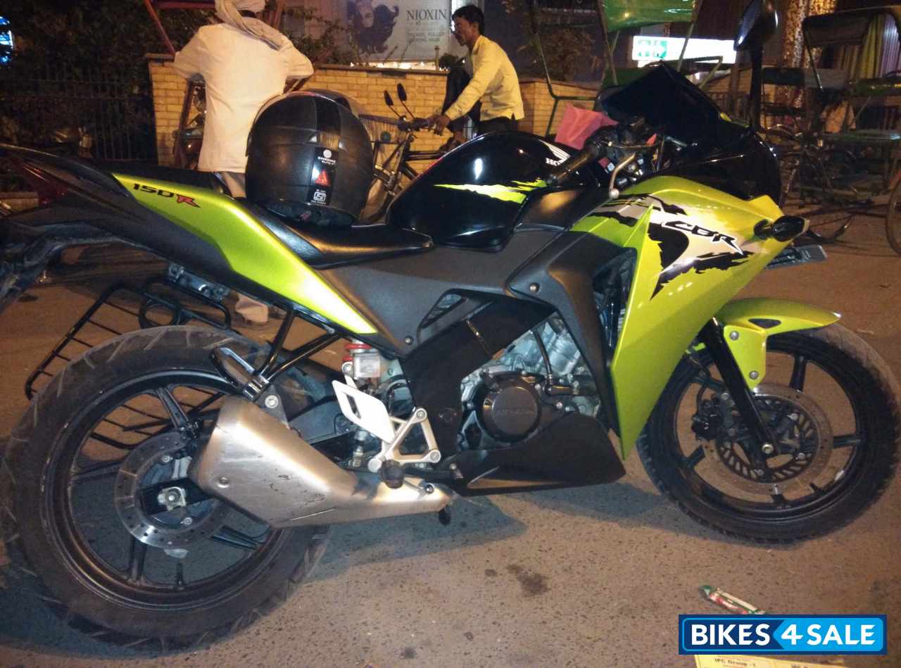 Green Black Colour Honda CBR 150R