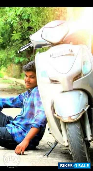 Silver Honda Aviator