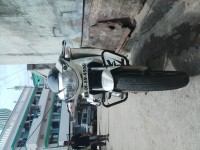 White TVS Apache RTR 180