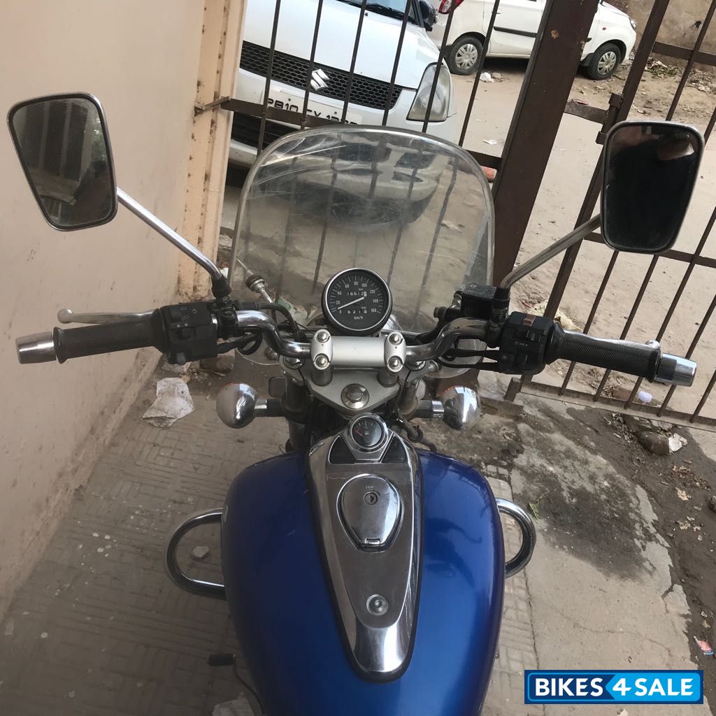 Bajaj Avenger 220 DTS-i Bajaj Avenger 220 DTS-i