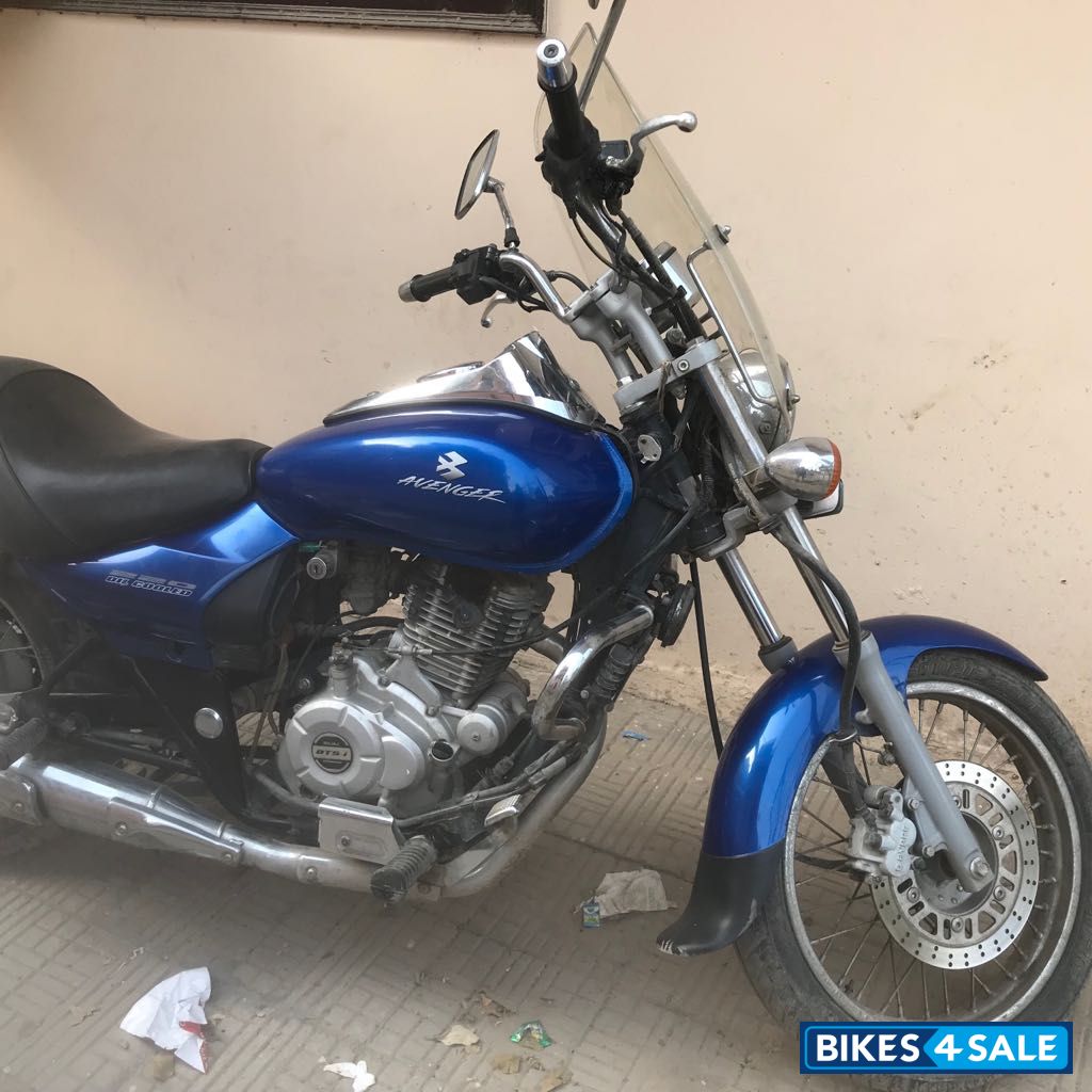 Bajaj Avenger 220 DTS-i Bajaj Avenger 220 DTS-i