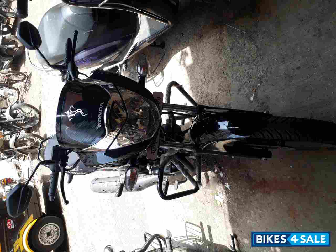 Black Honda CB Unicorn