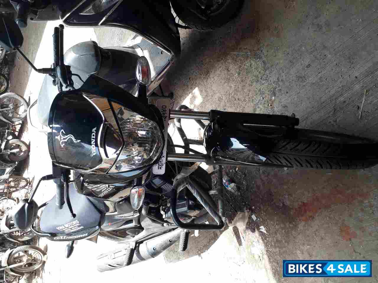 Black Honda CB Unicorn