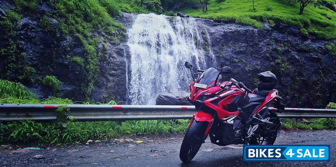 Red Bajaj Pulsar RS 200 ABS