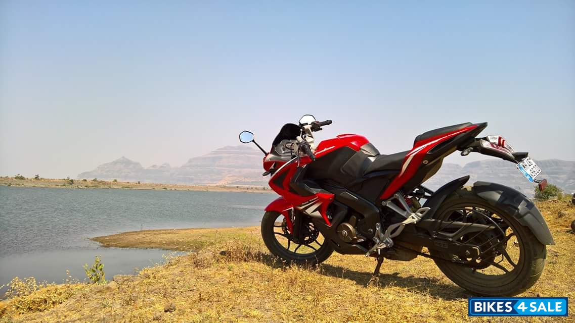 Red Bajaj Pulsar RS 200 ABS Red Bajaj Pulsar RS 200 ABS
