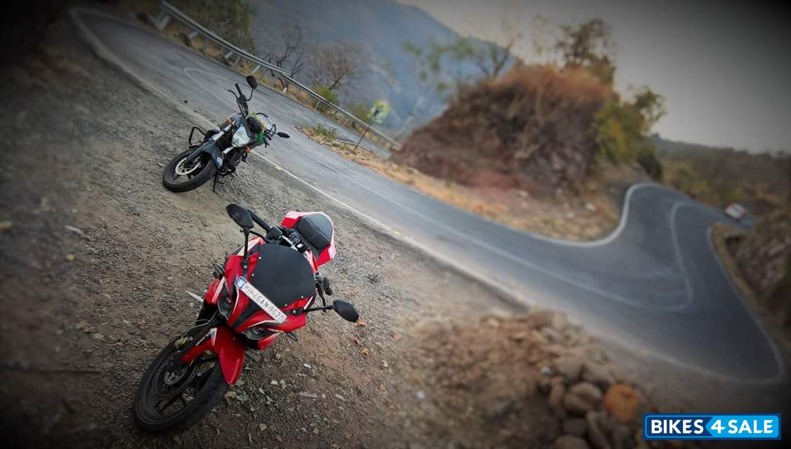 Red Bajaj Pulsar RS 200 ABS Red Bajaj Pulsar RS 200 ABS